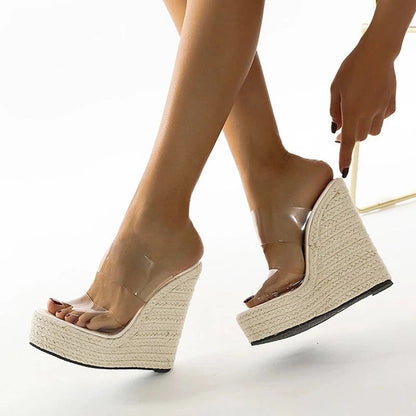 The Rhea Straw Wedge